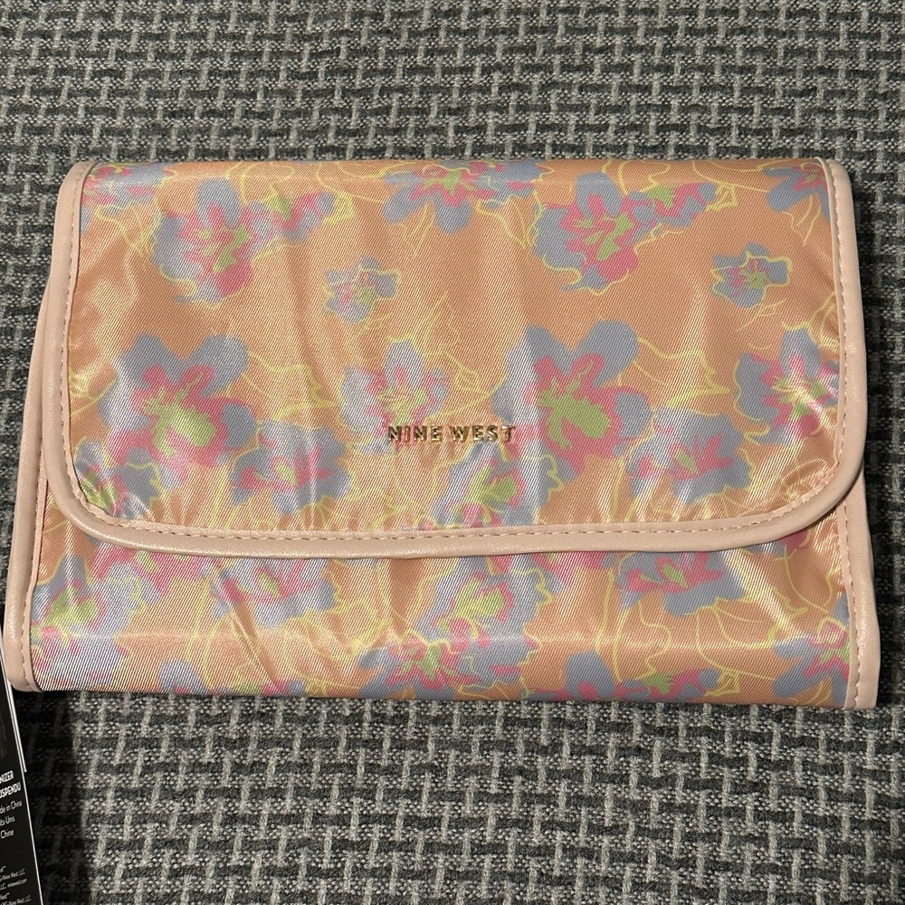 NWT Nine West Black and Pink Hanging Organizer